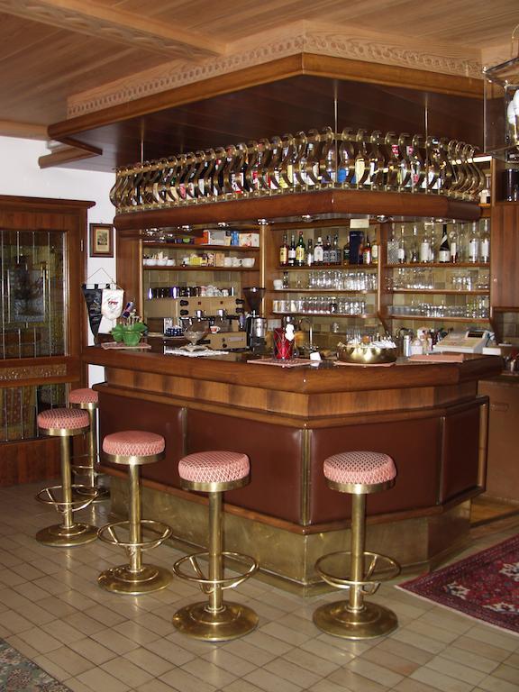 Hotel Garni St. Hubertus Madonna di Campiglio Exterior photo